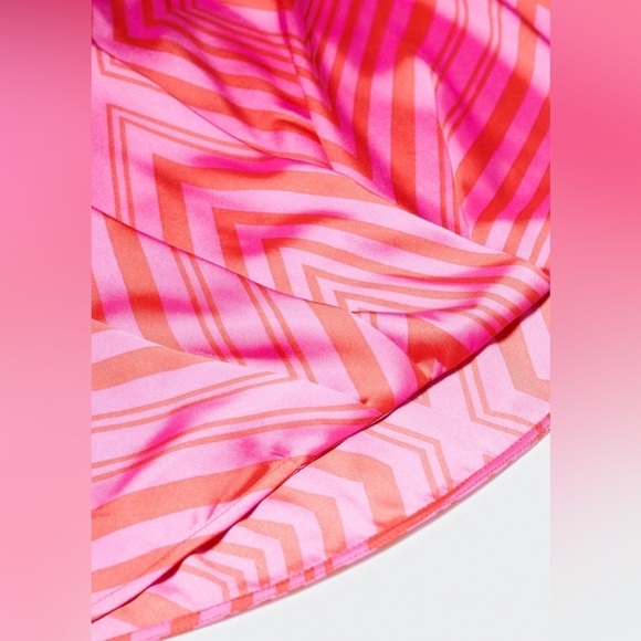 Mango Geometric Satin Print Blouse Size 8 - Picture 7 of 8